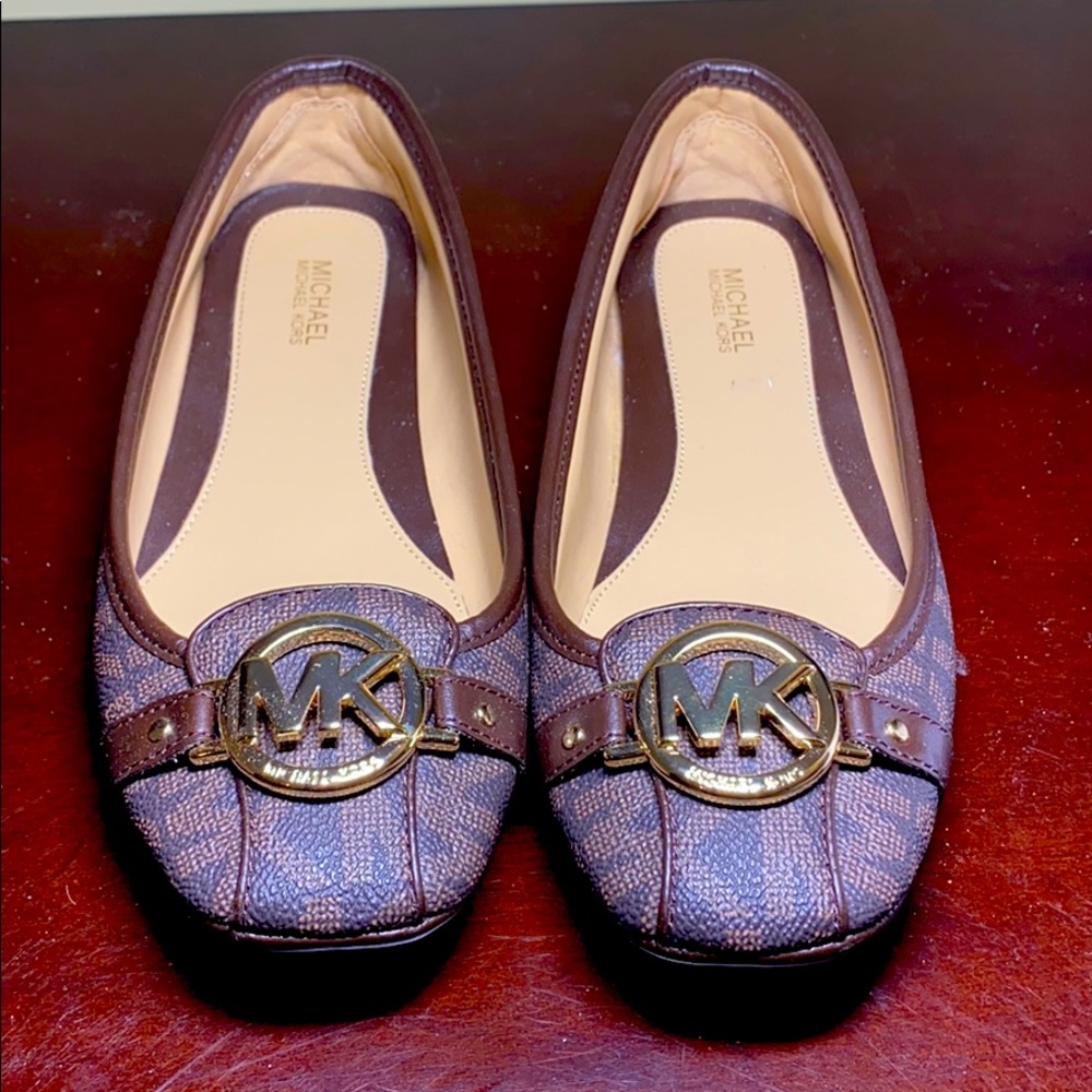 MK Classy Flats